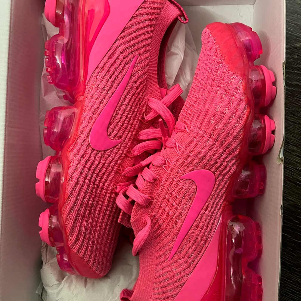 Women’s fly knit vapor max hyperpink